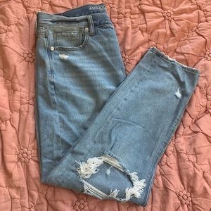 NWOT American Eagle mom Jeans